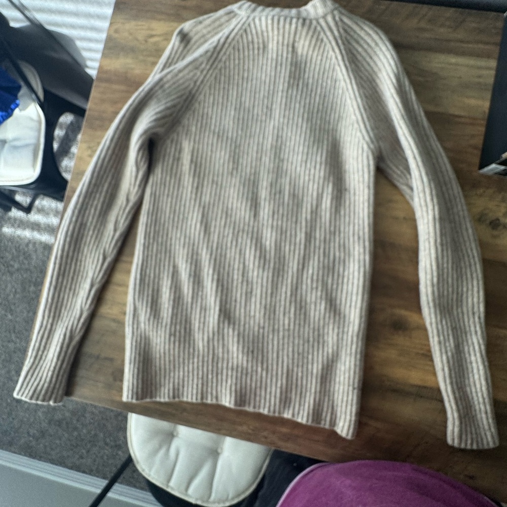 Royal Robbins Light Gray Ribbed Sweater